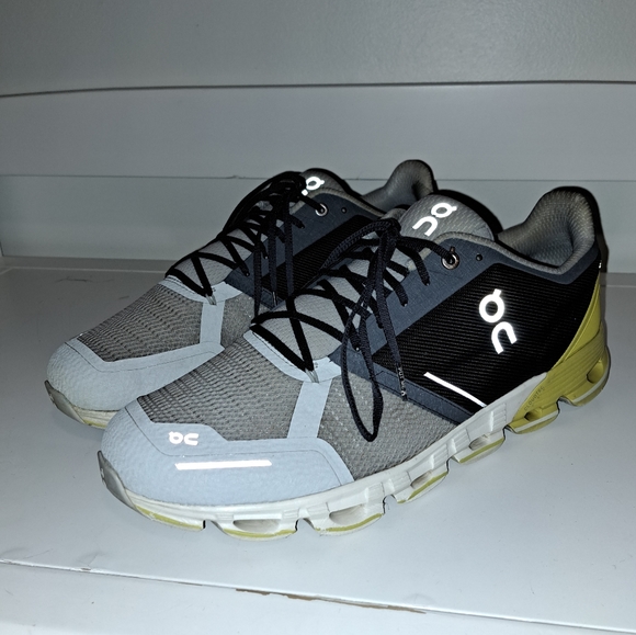 ON Men's Cloudflyer Running Sneaker Shoes, Grey/Lime - Picture 3 of 3